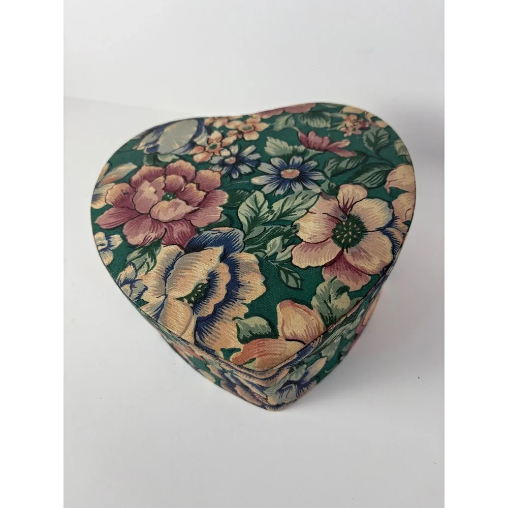 Vintage Floral Chintz Heart Nesting Boxes Set of 3  Cottage-core Nesting
